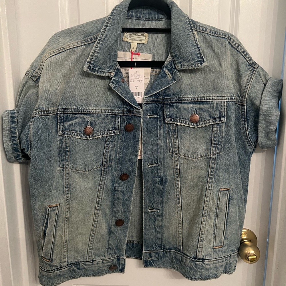 Current Elliot Denim rolled sleeve trucker